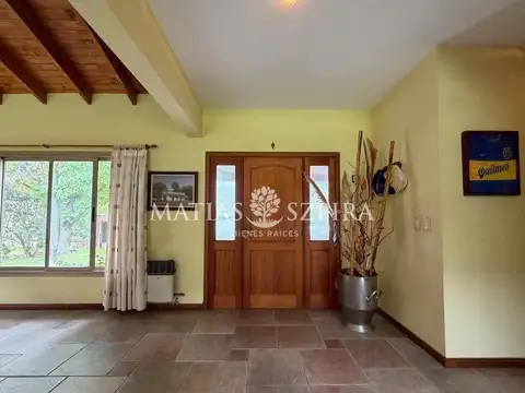 Casa 5 ambientes con 4 baños