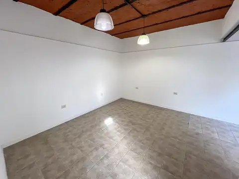Alquiler Casa interna única. Uso Profesional/Comercial. Barrio Echesortu.