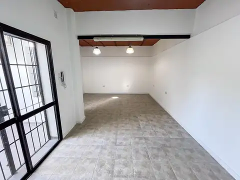 Oficina 2 ambientes con 1 baño