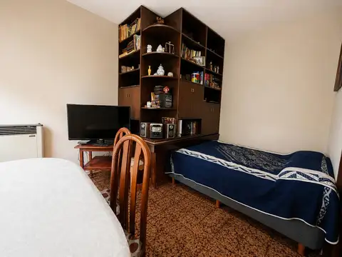 Casa 5 ambientes con 2 baños