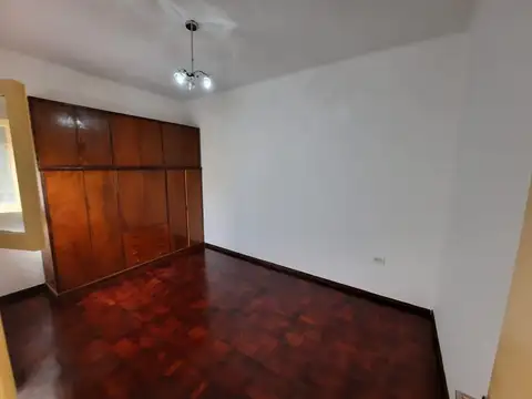 Depto Tipo Casa en Venta en Flores, USD 95.000