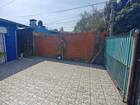 Casa 3 ambientes con 2 baños