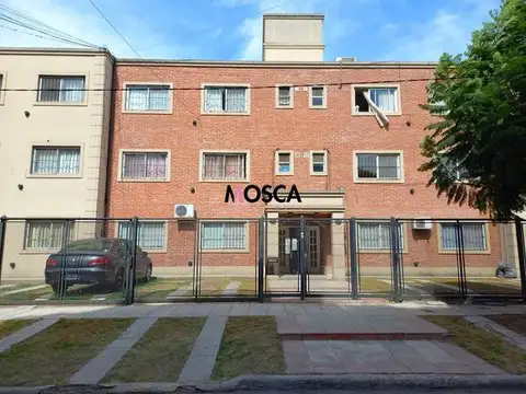 Departamento con cochera Moreno centro 