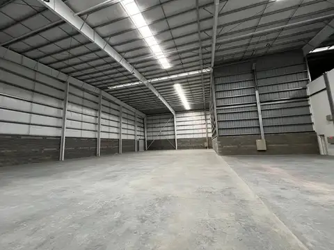 Excelente Nave en Parque Plaza Industrial Escobar