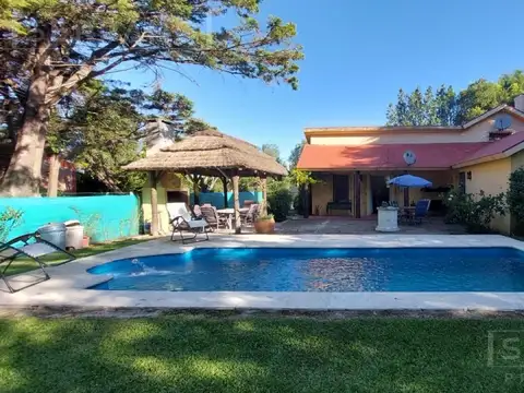 Casa en venta con 3 dormitorios y pileta. Barrio Parque Sakura. Exaltacion de la Cruz