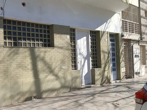 Local c/Oficinas 70m2 