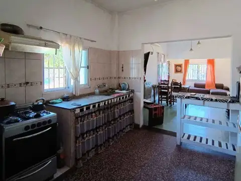 VENTA CASA CON PILETA JARDIN MORENO APTO CREDITO