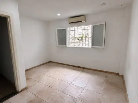 Casa en Alquiler con 1 cochera