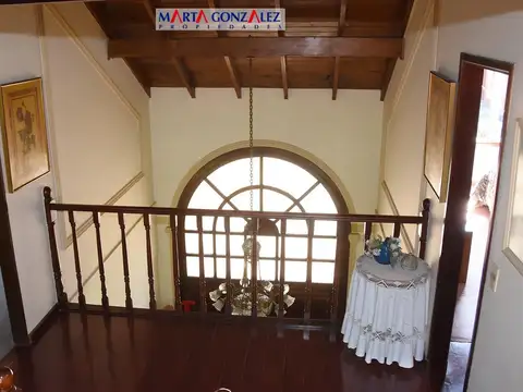 Casa en Venta con 4 cocheras