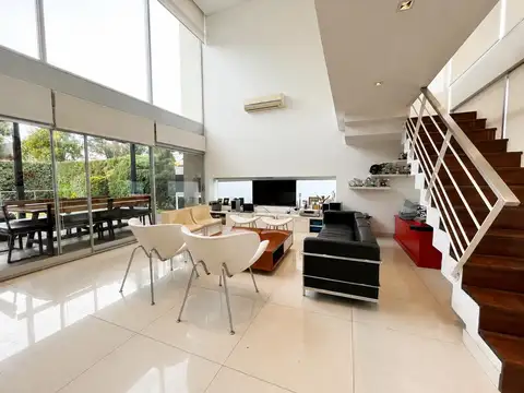 Casa 4 ambientes en Venta en el Country El Sosiego con vista al golf