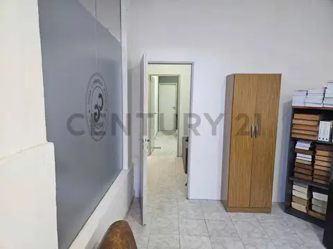 Oficina 3 ambientes con 1 baño