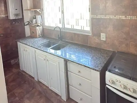 Casa 4 ambientes con 1 baño