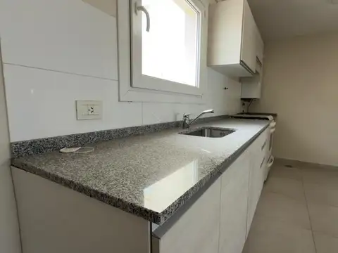 Departamento en Alquiler en Área Centro Este, $ 2.000.000