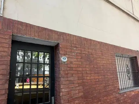 ¡Descubrí un amplio 2 ambientes con patio y entrada independiente!