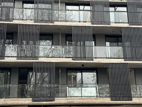 Av. Medrano al 1200 Local