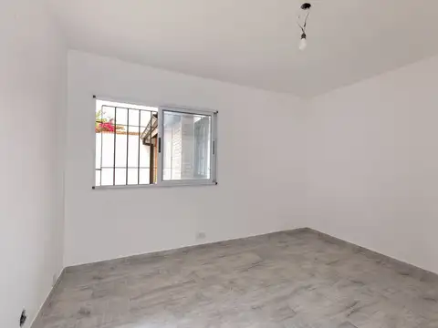 3 AMBIENTES CARAPACHAY JARDIN COCHERA PARRILLA
