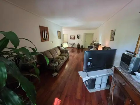 República De La India 2700, Piso 1