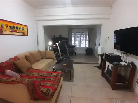 VENTA DE CASA 3 amb - AV. PTE. PERON 2430 VICTORIA U$S260.000