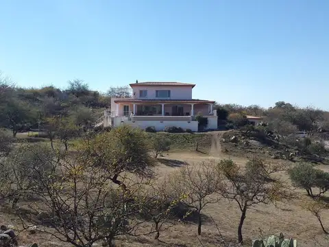 EN VENTA CASA 3 D DE CATEGORIA EN FALDA DEL CARMEN