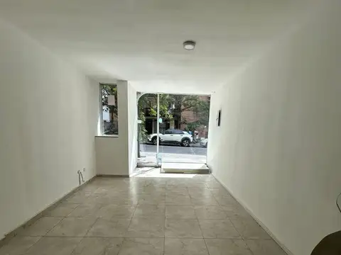 Alquilo Local comercial c/Excelente Vidriera. Ituzaingo 585 Nueva Cordoba