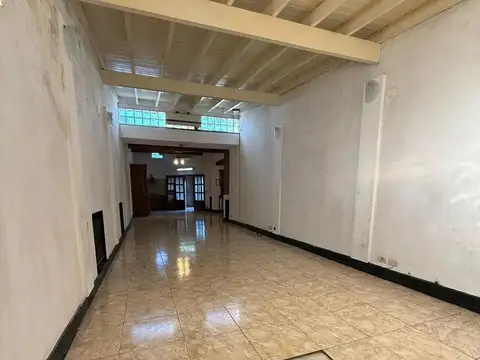 Casa en Venta con 3 cocheras