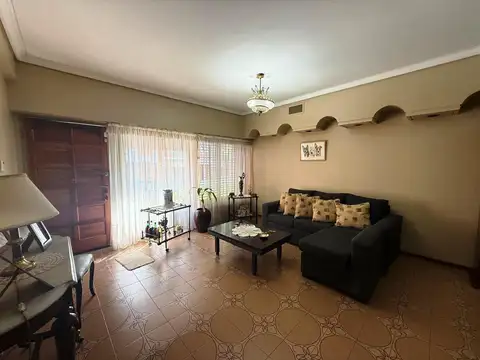 Depto Tipo Casa en Venta de 5 ambientes