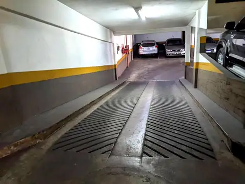 Cochera - Barrio Norte Amplia cubierta. Planta Baja. Excelente ubicación.