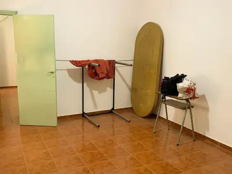 Venta Casa 2 dormitorio con local