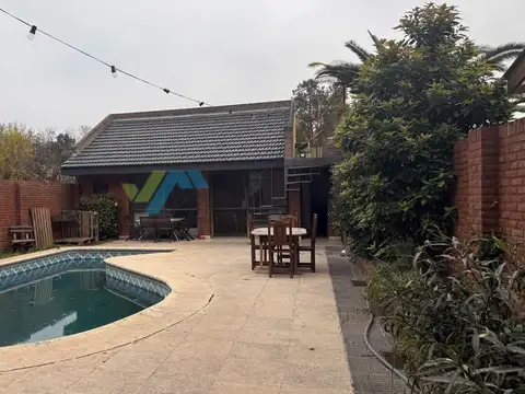 Casa 4 ambientes con 3 baños