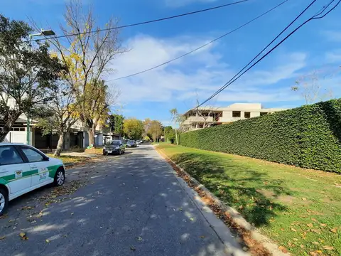 18 e/ 474 (Pellegrini) y 476 (Güemes)