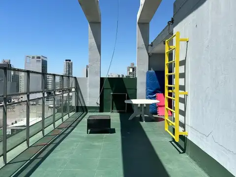 Dpto 3 amb con terraza propia y cochera - Alsina N*427