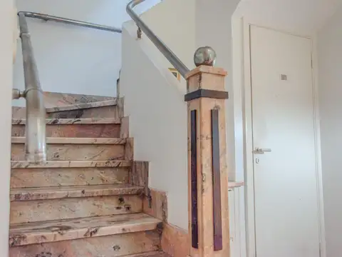 Depto Tipo Casa 4 ambientes con 2 baños