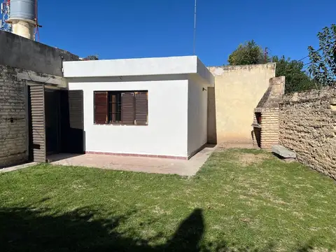 Casa 3 ambientes con 1 baño