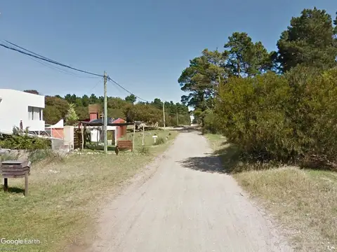 38 e/ Necochea y Pinamar