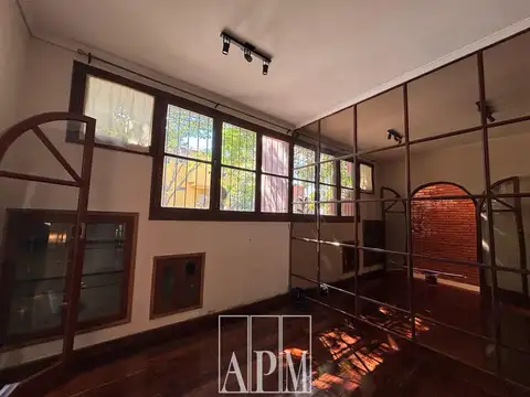 Casa en Alquiler con 1 cochera