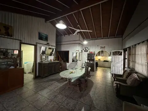 Juan José Castelli 800