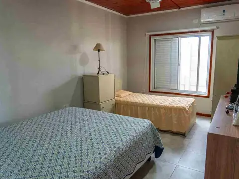 Casa 2 ambientes con 2 baños