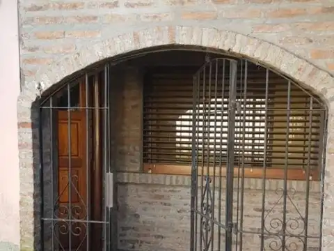 Casa en Venta en Villa Gobernador Udaondo, USD 139.000