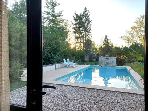 Casa  en Venta en Los Jazmines, Pilar del Este, Pilar