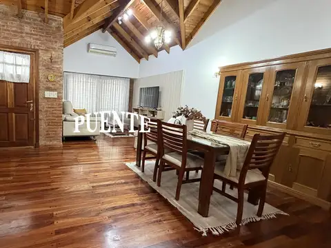 Casa 4 ambientes con 2 baños