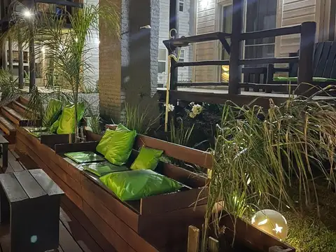 Casa 8 ambientes con 6 baños