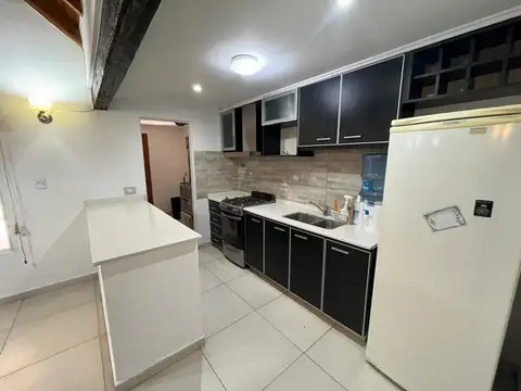 Casa en alquiler de 5 ambientes y pileta