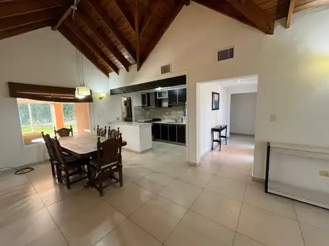 Casa en Alquiler de 4 dormitorios
