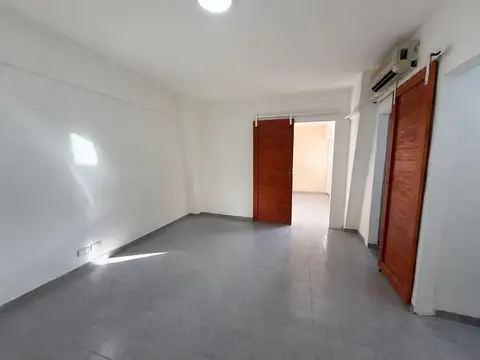 Avenida Hipólito Yrigoyen 1300