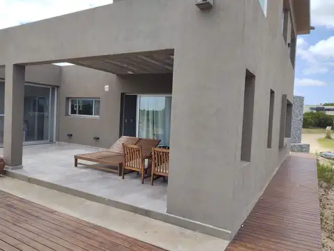 Casa en Alquiler Temporal en Costa Esmeralda, USD 300
