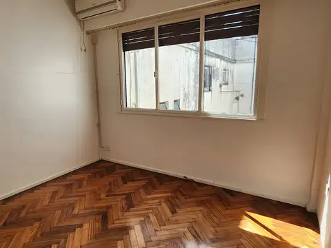 Moldes 1500, Piso 8
