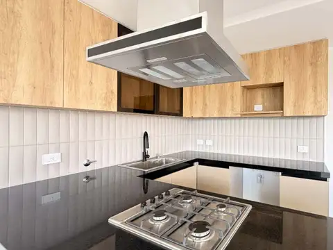 PISO EN VENTA LA PLATA 2 DORMITORIOS Y COCHERA