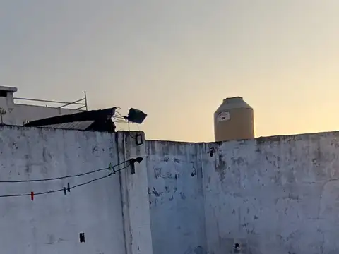 PH al frente de 3 amb. amplios. Balcón, terraza y lavadero. Entrada independiente