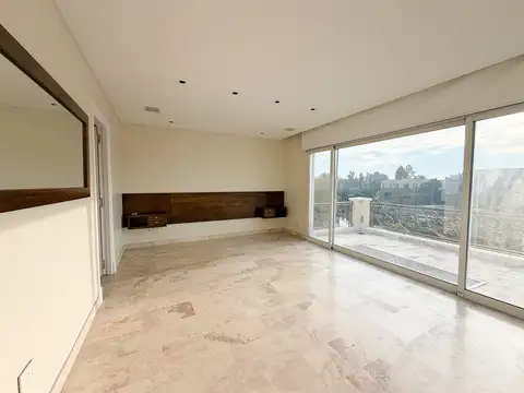 Casa 7 ambientes con 4 baños