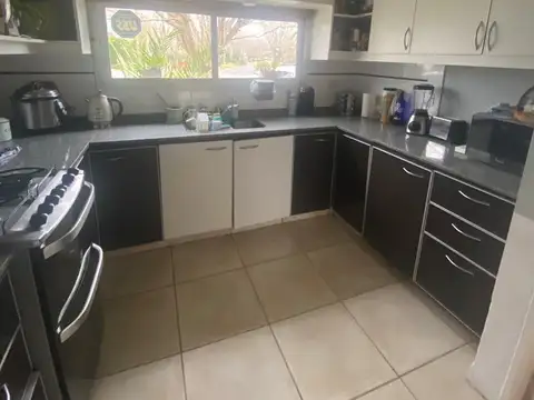 Casa en Alquiler Temporal con 2 cocheras